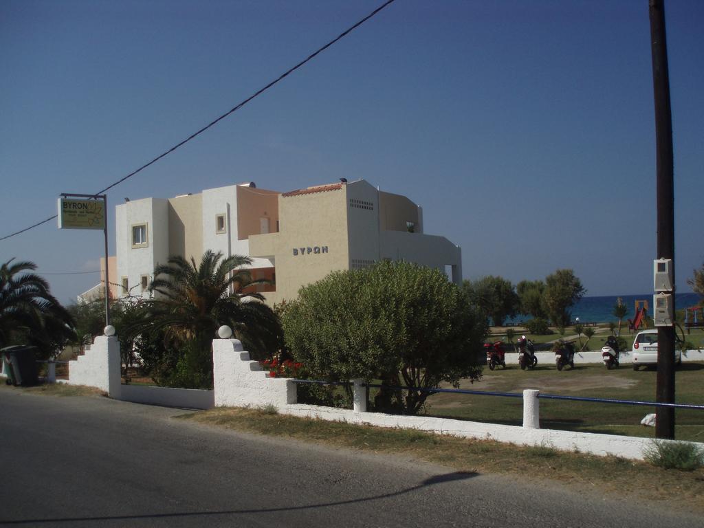 Byron Apartments Tigaki Extérieur photo